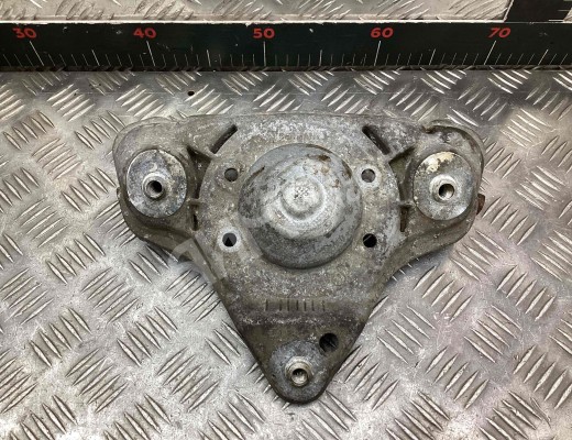 Опора амортизатора верхняя (чашка) Audi A4 B5 (8D) 1994-1999  Audi A4 A4 B5 (8D) 1994-1999