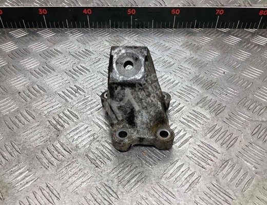 Кронштейн двигателя Audi A6 C6 (4F) 2004-2008  Audi A6 A6 C6 (4F) 2004-2008