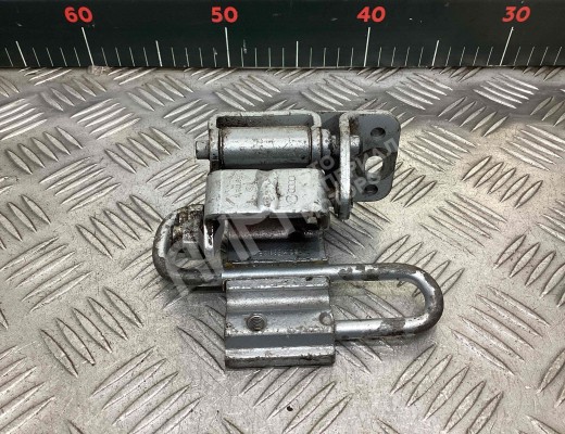 Петля двери задней правой Audi A6 C5 (4B) 1997-2001  Audi A6 A6 C5 (4B) 1997-2001