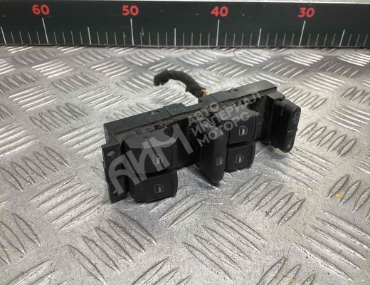 Блок управления стеклоподъемниками Volkswagen Golf IV (1J) 1997-2004  Volkswagen Golf Golf IV (1J) 1997-2004