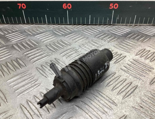 Насос (моторчик) омывателя стекла Audi 80 B4 (8C) 1991-1995  Audi 80 80 B4 (8C) 1991-1995