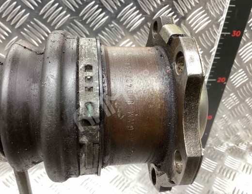 Полуось передняя левая (приводной вал, ШРУС) Audi A4 B6 (8EC, 8E5) 2000-2004  Audi A4 A4 B6 (8EC, 8E5) 2000-2004