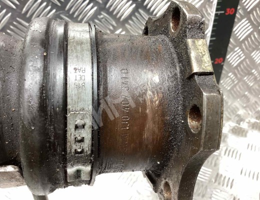 Полуось передняя левая (приводной вал, ШРУС) Audi A4 B6 (8EC, 8E5) 2000-2004  Audi A4 A4 B6 (8EC, 8E5) 2000-2004
