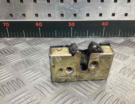 Замок двери передней правой Audi 100 C3 1982-1991  Audi 100 100 C3 1982-1991