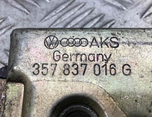 Замок двери передней правой Volkswagen Passat B3 1988-1993  Volkswagen Passat Passat B3 1988-1993