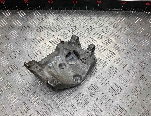 Кронштейн компрессора кондиционера  Peugeot 206 (2A, 2E) 2003-2009 рестайлинг