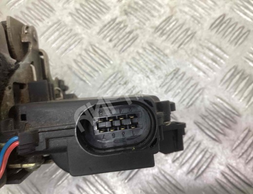 Замок двери передней правой Volkswagen Passat B5 (3B) 1996-2000  Volkswagen Passat Passat B5 (3B) 1996-2000