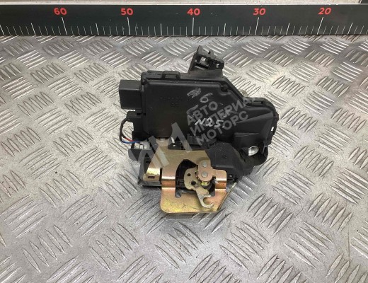 Замок двери передней левой Audi A6 C5 (4B) 1997-2001  Audi A6 A6 C5 (4B) 1997-2001