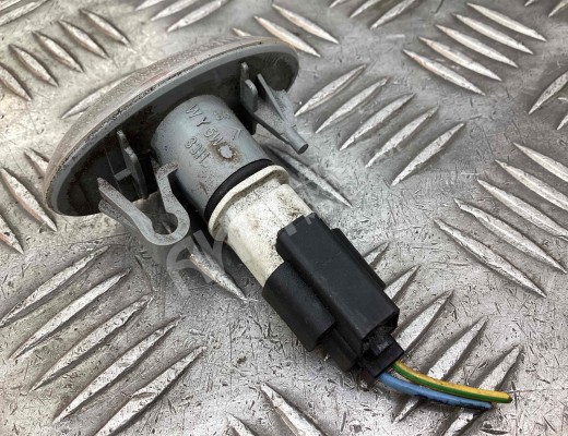 Повторитель передний правый Peugeot 307 (3A/3H) 2001-2005  Peugeot 307 307 (3A/3H) 2001-2005