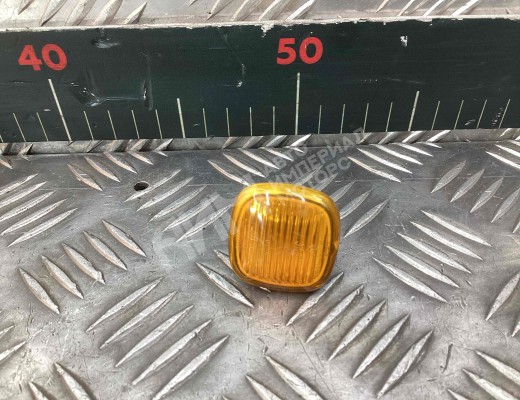 Повторитель передний правый Audi A4 B5 (8D) 1994-1999  Audi A4 A4 B5 (8D) 1994-1999