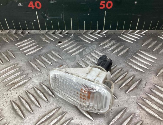 Повторитель передний левый Honda CR-V II (RD8, RD9) 2004-2006 рестайлинг  Honda CR-V CR-V II (RD8, RD9) 2004-2006 рестайлинг