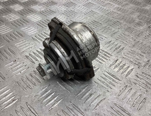 Подушка крепления КПП Audi A6 C5 (4B) 2001-2004 рестайлинг  Audi A6 A6 C5 (4B) 2001-2004 рестайлинг