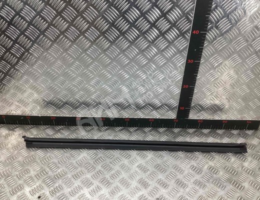 Молдинг стекла двери передней левой внутренний Geely Tugella (HPBA4) 2022-2024 рестайлинг  Geely Tugella Tugella (HPBA4) 2022-2024 рестайлинг