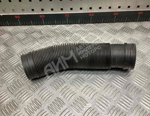 Патрубок воздушного фильтра Volkswagen Golf IV (1J) 1997-2004  Volkswagen Golf Golf IV (1J) 1997-2004