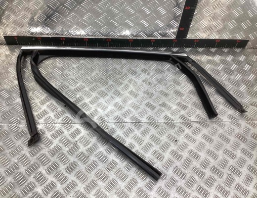 Уплотнитель стекла двери (бархотка) Geely Tugella (HPBA4) 2022-2024 рестайлинг  Geely Tugella Tugella (HPBA4) 2022-2024 рестайлинг