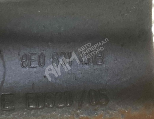 Петля двери передней левой Audi A4 B7 (8EC, 8ED) 2004-2008  Audi A4 A4 B7 (8EC, 8ED) 2004-2008