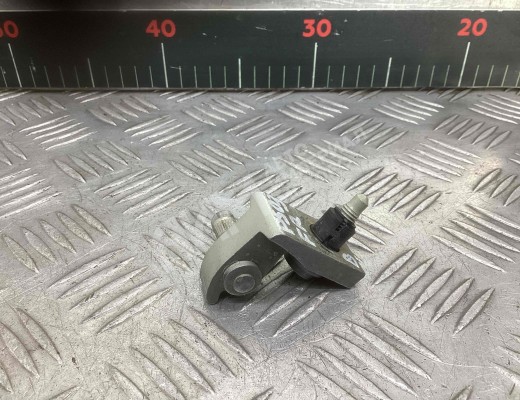 Петля двери передней правой Audi A4 B7 (8EC, 8ED) 2004-2008  Audi A4 A4 B7 (8EC, 8ED) 2004-2008