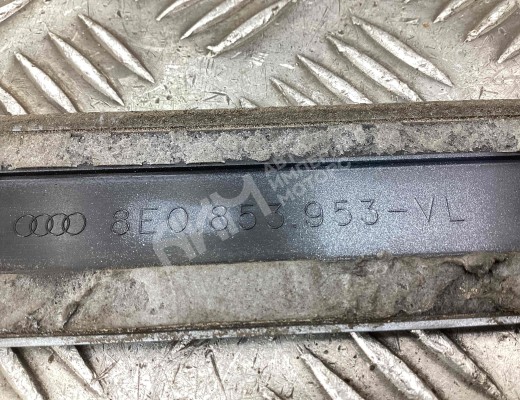 Молдинг двери передней левой Audi A4 B7 (8EC, 8ED) 2004-2008  Audi A4 A4 B7 (8EC, 8ED) 2004-2008