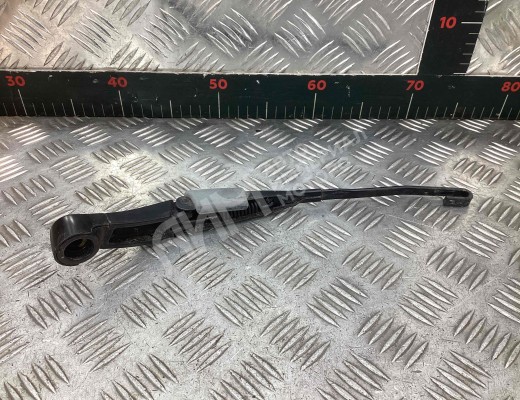 Щеткодержатель задний Honda CR-V II (RD8, RD9) 2004-2006 рестайлинг  Honda CR-V CR-V II (RD8, RD9) 2004-2006 рестайлинг