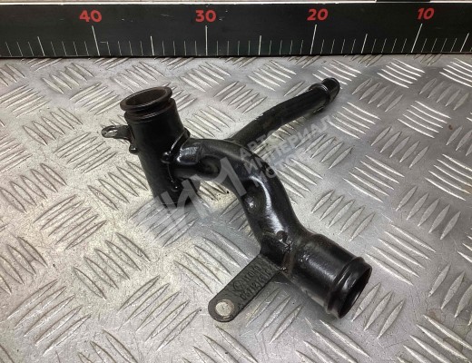 Трубка охлаждающей жидкости металлическая Audi A8 D3 (4E) 2007-2009 2-й рестайлинг  Audi A8 A8 D3 (4E) 2007-2009 2-й рестайлинг