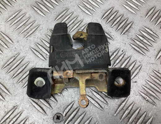 Замок багажника Audi 100 C3 1982-1991  Audi 100 100 C3 1982-1991