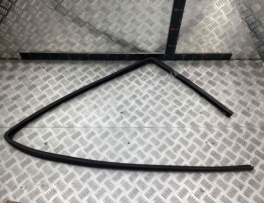 Уплотнитель стекла двери (бархотка) Opel Zafira A 2003-2005 рестайлинг  Opel Zafira Zafira A 2003-2005 рестайлинг