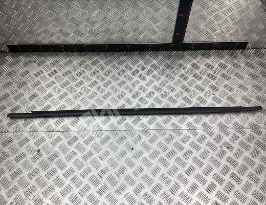 Молдинг стекла двери задней левой наружный Opel Zafira A 2003-2005 рестайлинг  Opel Zafira Zafira A 2003-2005 рестайлинг