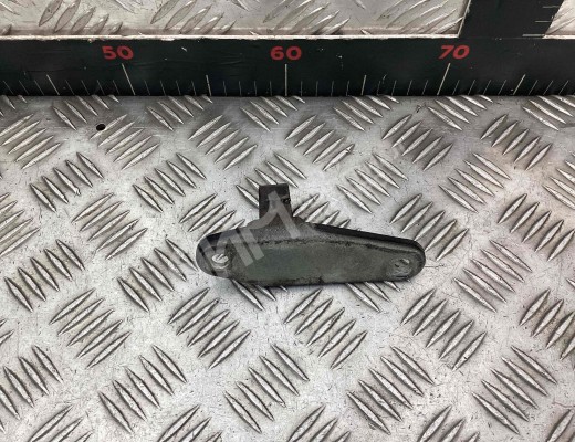 Петля двери передней правой Mercedes A (W169) 2004-2012  Mercedes A A (W169) 2004-2012