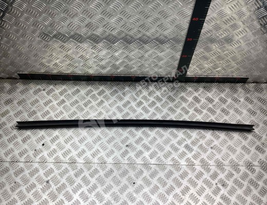 Молдинг стекла двери передней правой внутренний Mercedes A (W169) 2004-2012  Mercedes A A (W169) 2004-2012