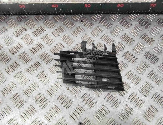 Заглушка (решетка) в бампер передний Opel Vectra C 2002-2005  Opel Vectra Vectra C 2002-2005