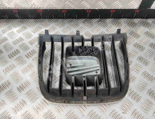 Решетка радиатора Seat Alhambra I (7M) 2000-2010 рестайлинг  Seat Alhambra Alhambra I (7M) 2000-2010 рестайлинг