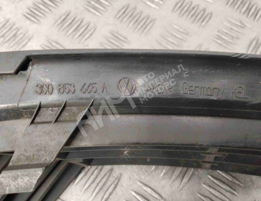 Заглушка (решетка) в бампер передний Volkswagen Passat B6 (3C) 2005-2010  Volkswagen Passat Passat B6 (3C) 2005-2010