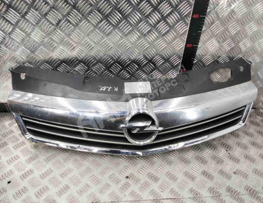 Решетка радиатора Opel Astra H 2007-2010 рестайлинг  Opel Astra Astra H 2007-2010 рестайлинг