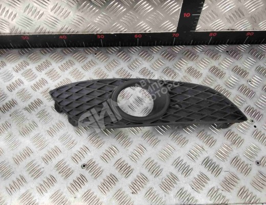 Заглушка (решетка) в бампер передний Opel Astra H 2007-2010 рестайлинг  Opel Astra Astra H 2007-2010 рестайлинг