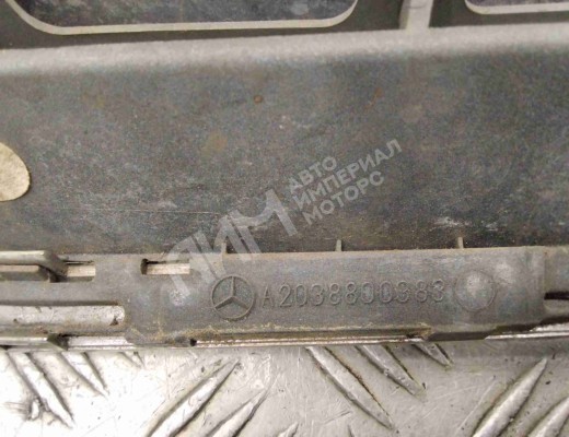 Решетка радиатора Mercedes C (W203) 2000-2004  Mercedes C C (W203) 2000-2004