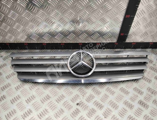 Решетка радиатора  Mercedes C C (W203) 2000-2004