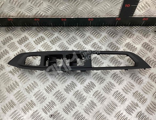 Накладка блока управления стеклоподъемниками Geely Tugella (HPBA4) 2022-2024 рестайлинг  Geely Tugella Tugella (HPBA4) 2022-2024 рестайлинг