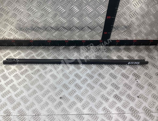 Молдинг стекла двери передней левой наружный Volkswagen Polo III (6N/6K) 1994-2002  Volkswagen Polo Polo III (6N/6K) 1994-2002