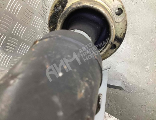Карданный вал Volkswagen Passat B5 (3B) 1996-2000  Volkswagen Passat Passat B5 (3B) 1996-2000