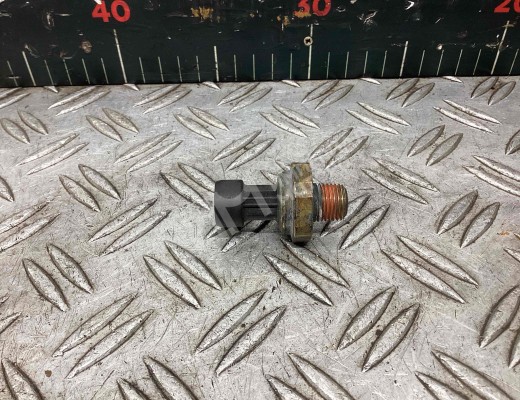 Датчик давления масла Renault Magnum E-TECH II 1997-2000  Renault Magnum Magnum E-TECH II 1997-2000