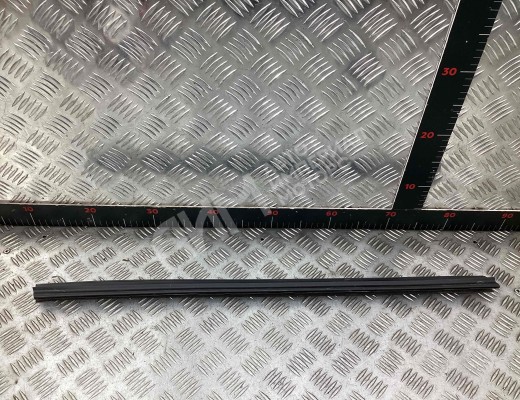 Уплотнитель стекла двери (бархотка) Peugeot 308 (T7) 2007-2015  Peugeot 308 308 (T7) 2007-2015