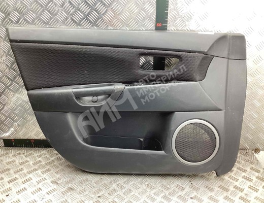 Обшивка двери передней левой (дверная карта) Mazda 3 I (BK) 2003-2009  Mazda 3 3 I (BK) 2003-2009