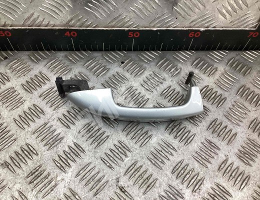 Ручка наружная передняя левая Volkswagen Passat B6 (3C) 2005-2010  Volkswagen Passat Passat B6 (3C) 2005-2010