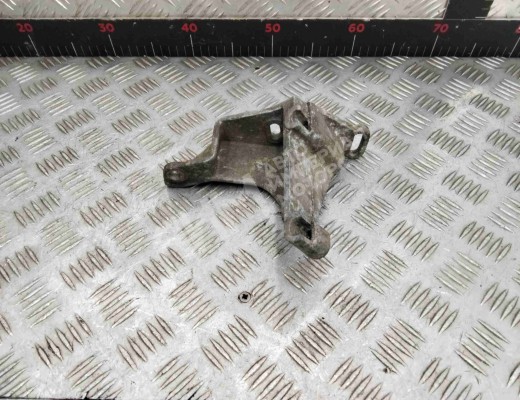 Кронштейн гидроусилителя Volkswagen Passat B3 1988-1993  Volkswagen Passat Passat B3 1988-1993