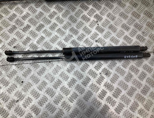 Амортизатор крышки багажника (3-5 двери) Volkswagen Sharan I (7M) 2000-2003 рестайлинг  Volkswagen Sharan Sharan I (7M) 2000-2003 рестайлинг