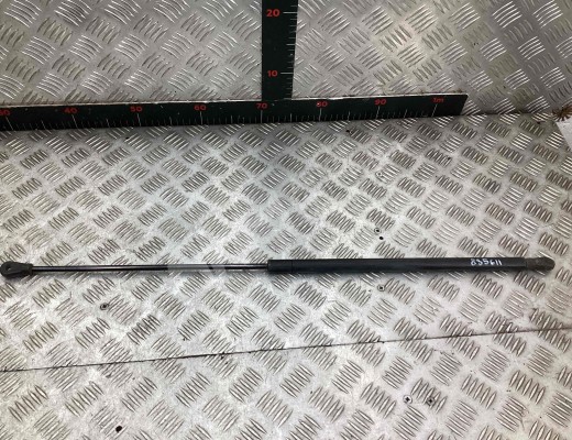 Амортизатор капота Audi 80 B4 (8C) 1991-1995  Audi 80 80 B4 (8C) 1991-1995