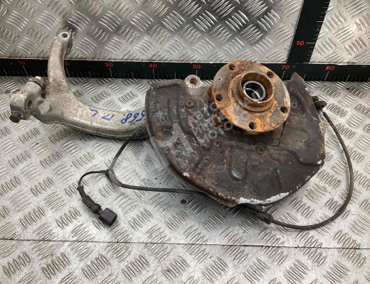 Кулак поворотный левый Audi A4 B6 (8EC, 8E5) 2000-2004  Audi A4 A4 B6 (8EC, 8E5) 2000-2004