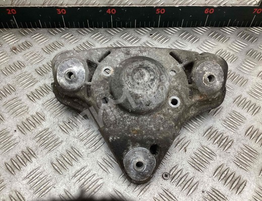 Опора амортизатора верхняя (чашка) Audi A6 C5 (4B) 2001-2004 рестайлинг  Audi A6 A6 C5 (4B) 2001-2004 рестайлинг