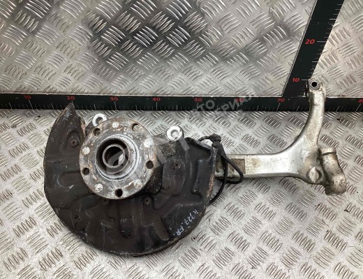 Кулак поворотный правый Audi A4 B6 (8EC, 8E5) 2000-2004  Audi A4 A4 B6 (8EC, 8E5) 2000-2004
