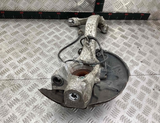 Кулак поворотный левый Audi A4 B6 (8EC, 8E5) 2000-2004  Audi A4 A4 B6 (8EC, 8E5) 2000-2004